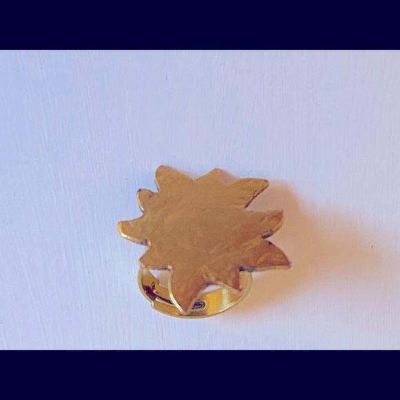 Agatha Paris💫 Starburst Gold Adjustable Ring - Picture 7 of 16